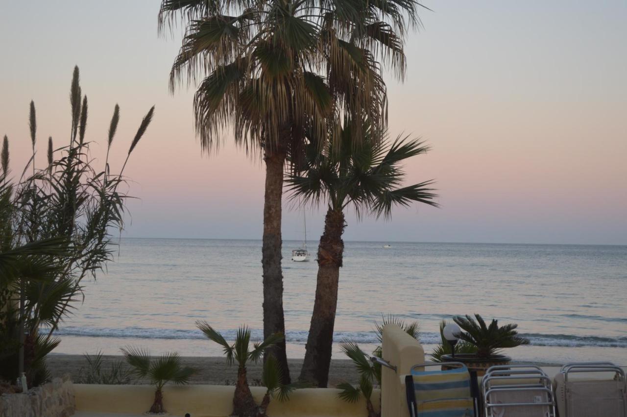 Maravilloso Apartamento Amanecer Cabo A Pie De Playa Y Mar En Chalet Roquetes لقنت المظهر الخارجي الصورة