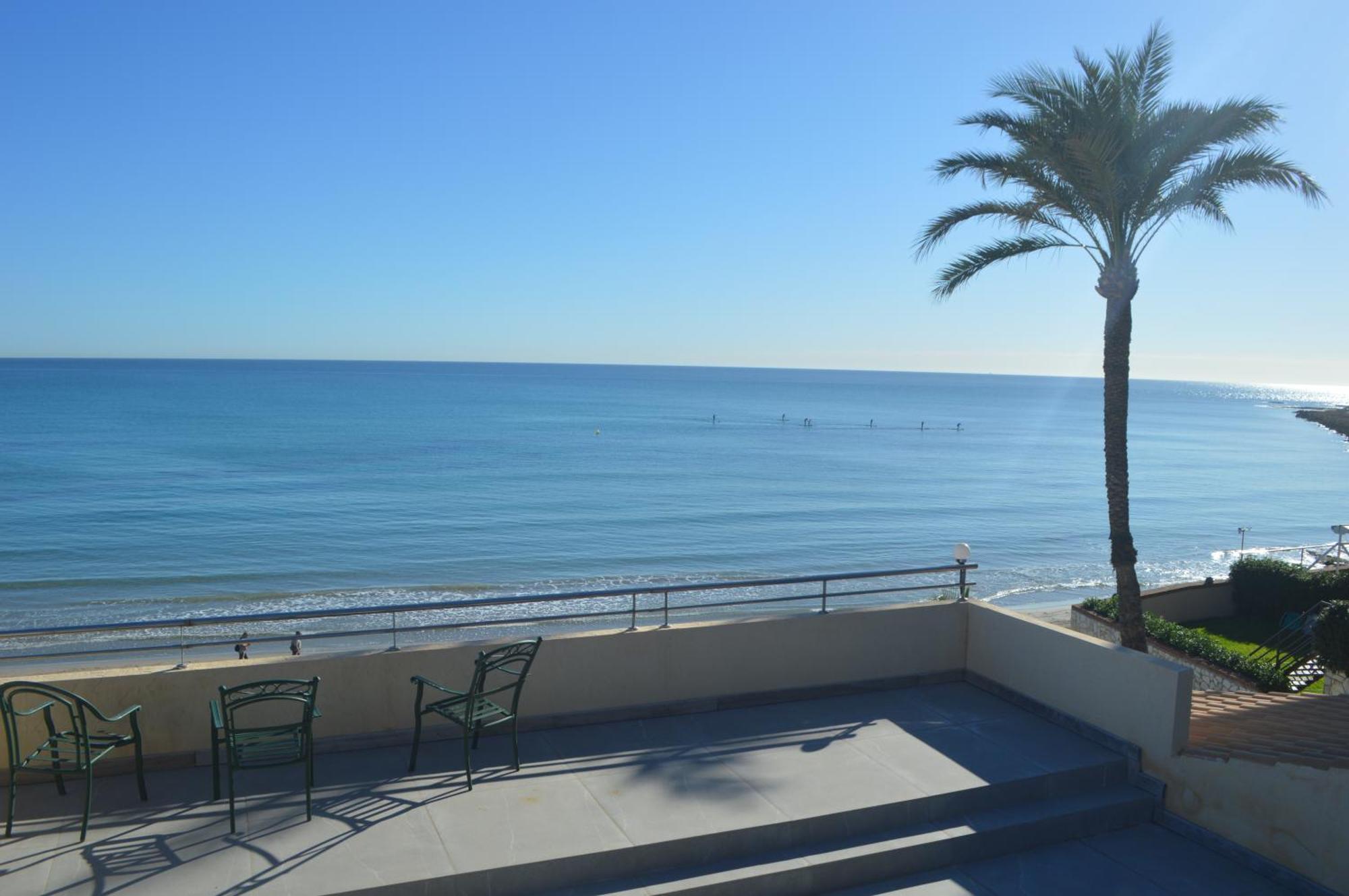 Maravilloso Apartamento Amanecer Cabo A Pie De Playa Y Mar En Chalet Roquetes لقنت المظهر الخارجي الصورة