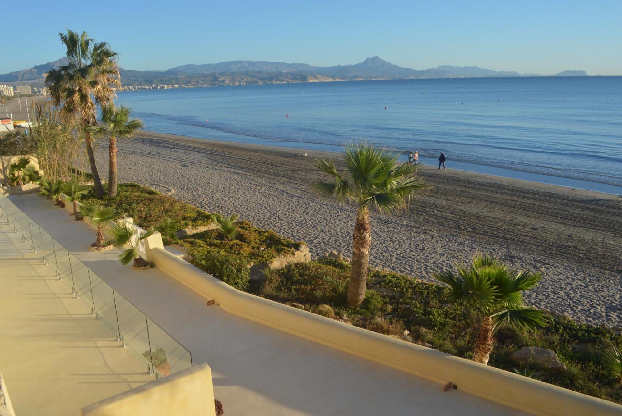 Maravilloso Apartamento Amanecer Cabo A Pie De Playa Y Mar En Chalet Roquetes لقنت المظهر الخارجي الصورة